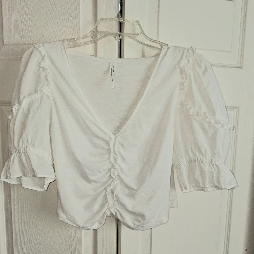 Anthropologie Dreamy White Ruched Ruffle Peasant Top. Size XS.